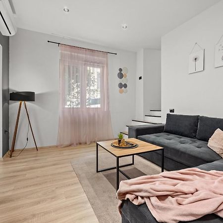 Apartment Rose Πούλα Εξωτερικό φωτογραφία
